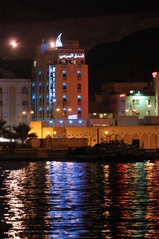 Mutrah Marina Hotel מראה חיצוני תמונה